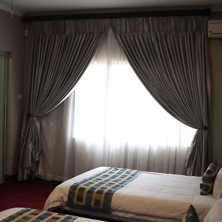 Bed and Breakfast Triple Palms Bed&Breakfast Gaborone Exterior foto