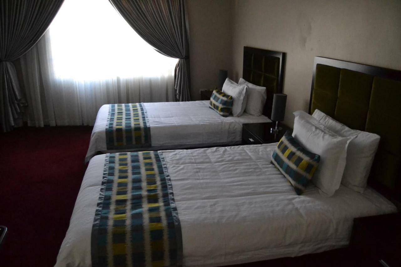 Bed and Breakfast Triple Palms Bed&Breakfast Gaborone Exterior foto