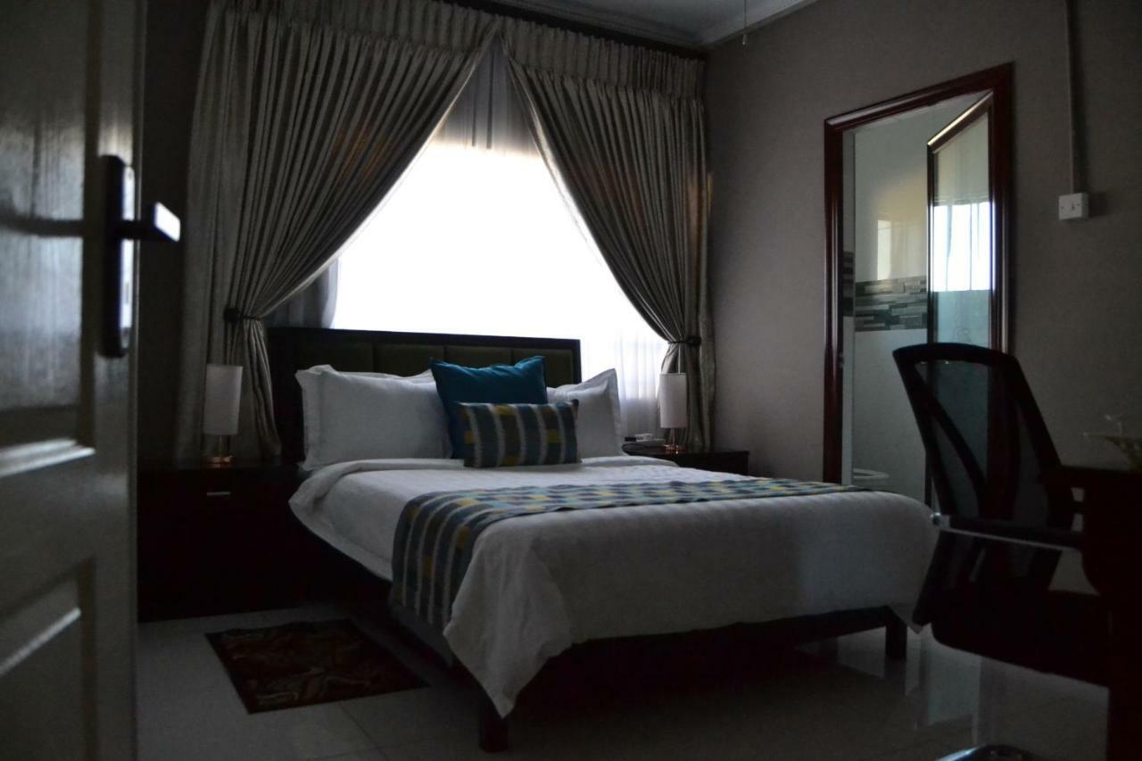 Bed and Breakfast Triple Palms Bed&Breakfast Gaborone Exterior foto