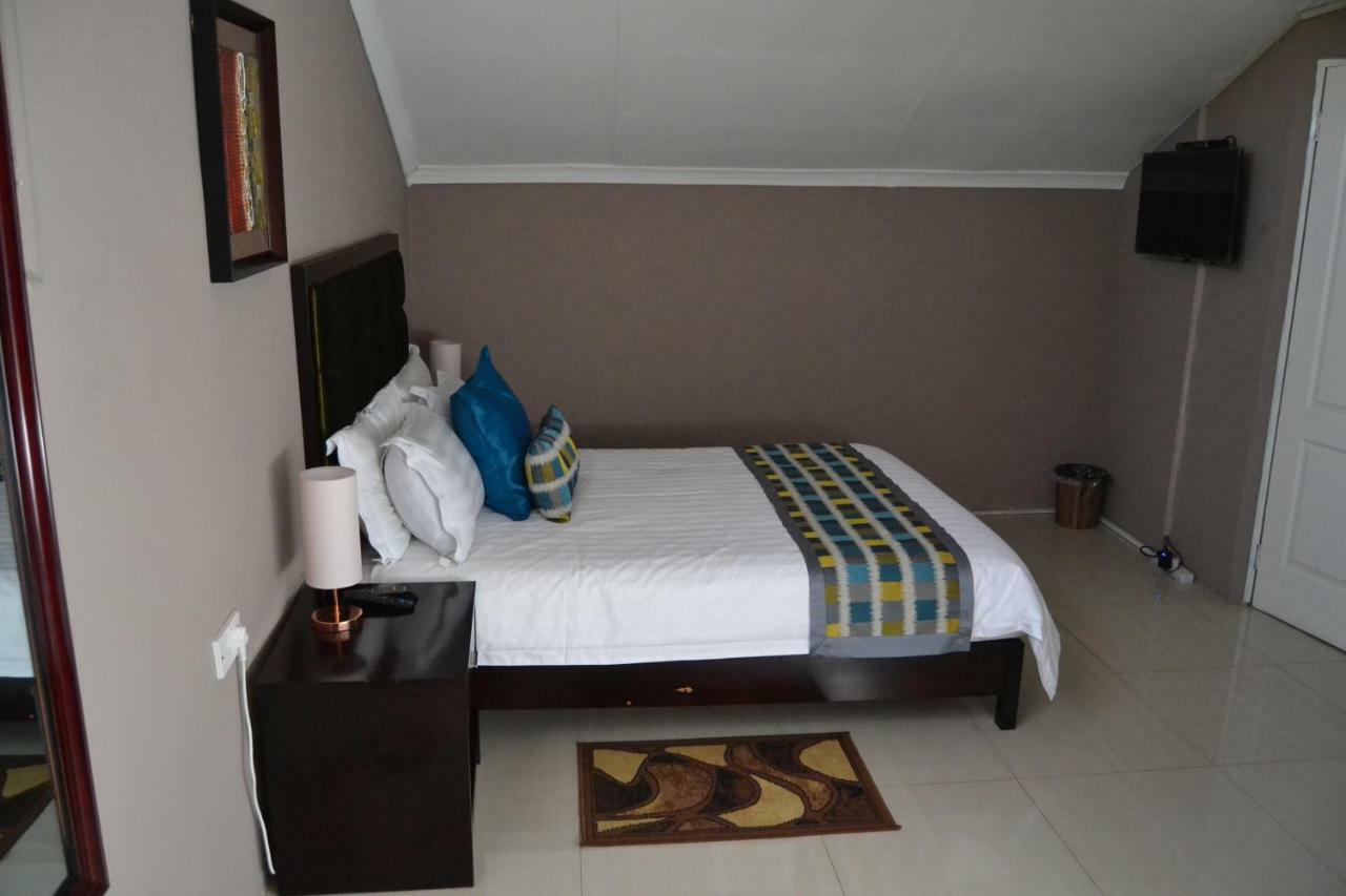 Bed and Breakfast Triple Palms Bed&Breakfast Gaborone Exterior foto