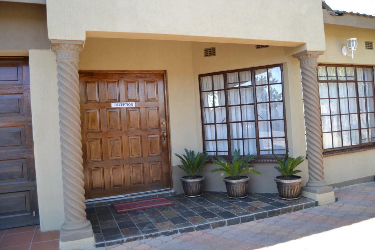 Bed and Breakfast Triple Palms Bed&Breakfast Gaborone Exterior foto